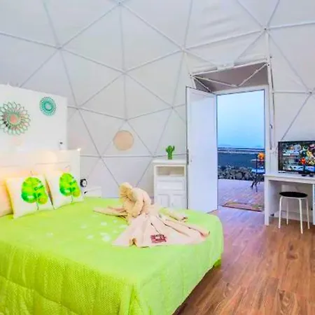 Stunning Eco-friendly Glamping Dome With Magnificent Views In Lanzarote, Canary Islands בית נופש