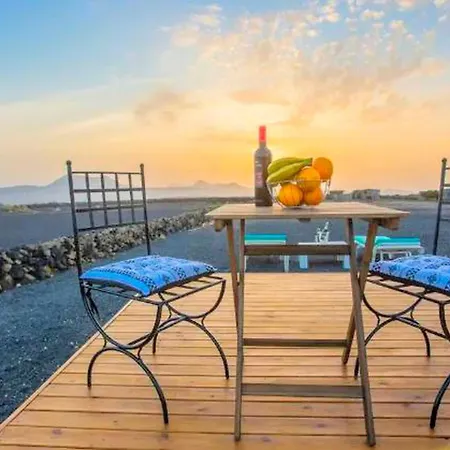 בית נופש Stunning Eco-friendly Glamping Dome With Magnificent Views In Lanzarote, Canary Islands *